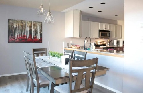 Colorado Springs Casa | The Gold Rush Getaway