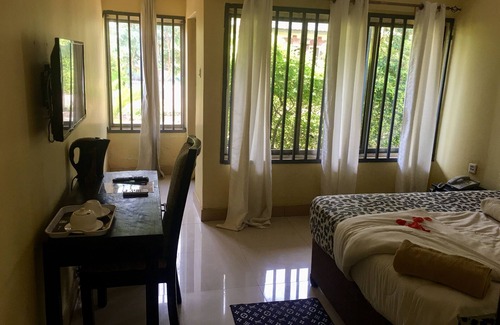 Kafue Cabina | Golden Hills Lodge