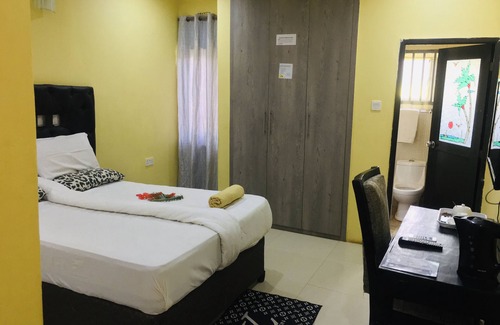 Kafue Cabina | Golden Hills Lodge