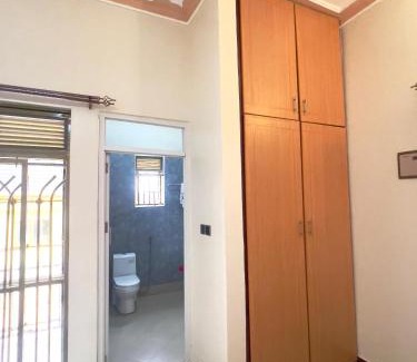 Mbarara Apartamento | Golden hotel and apartments