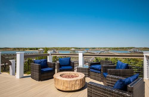 Oak Island Casa | Golden Hour by Oak Island Accommodations