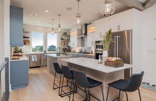 Oak Island Casa | Golden Hour by Oak Island Accommodations