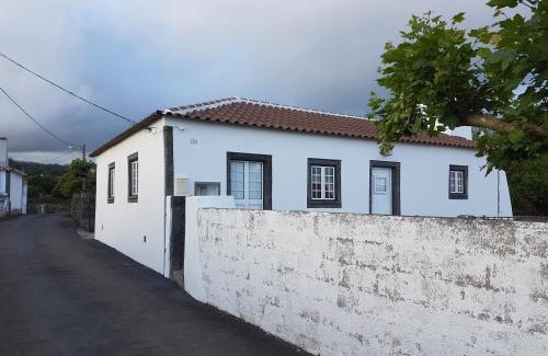Angra do Heroismo Casa | Golden House