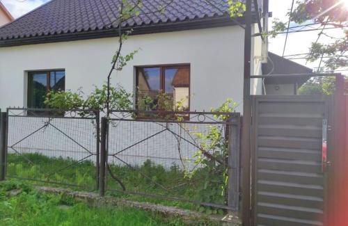 Khust Casa | Golden House