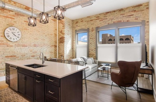 Traverse City Casa | Golden Lofts Unit 2 Downtown Traverse City 1bd 1ba