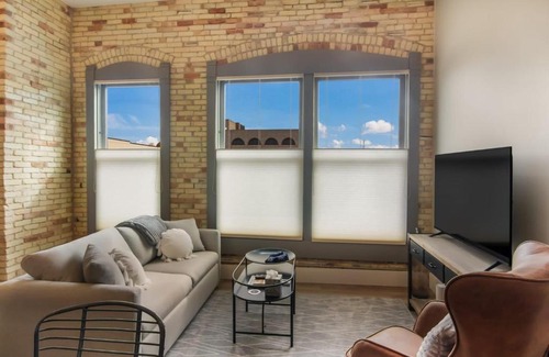 Traverse City Casa | Golden Lofts Unit 2 Downtown Traverse City 1bd 1ba