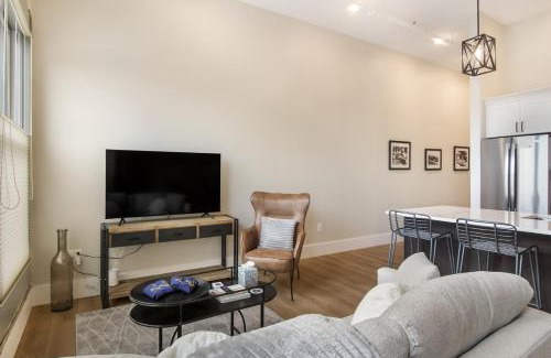 Traverse City Casa | Golden Lofts Unit 2 Downtown Traverse City 1bd 1ba