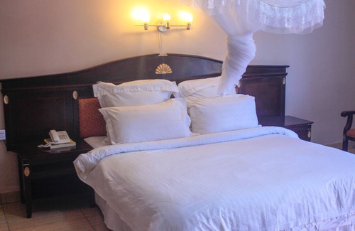 Monze Cama Y Desayuno | Golden Pillow Lodge Monze
