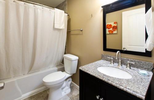 Dahlonega Apartamento | Golden Pines Villa on Choice Ave Steps to Downtown