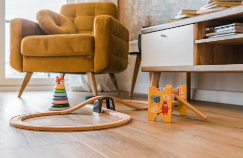 Przymorze Apartamento | Golden Reagan by Aparo - Nowy Apartament, Winda, Łóżeczko Turystyczne, Plaża 500m, Balkon, 2 Sypialnie oraz Salon, Rowerownia, Biurko