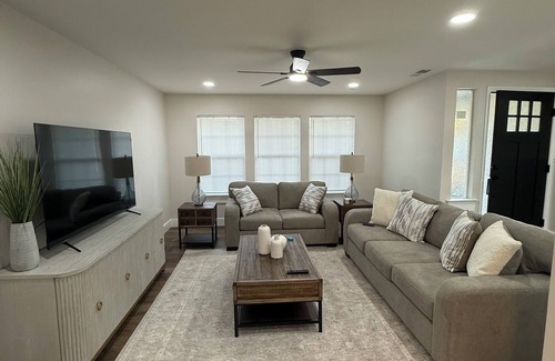 Madera Casa | "Golden Retreat –3BR/2BA Escape" located in the top neighborhood in Madera