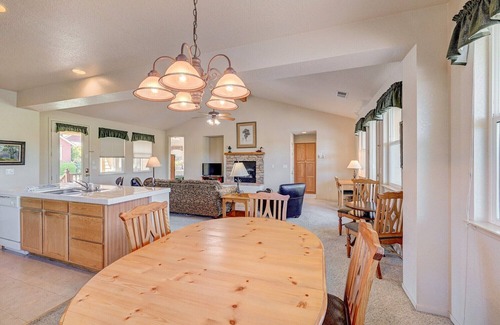 Angels Camp Casa | Golden Rule Cottage-located on golfcourse