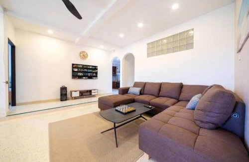 Cherngtalay Villa | Golden Sands Villa only 15 minutes walk to beach