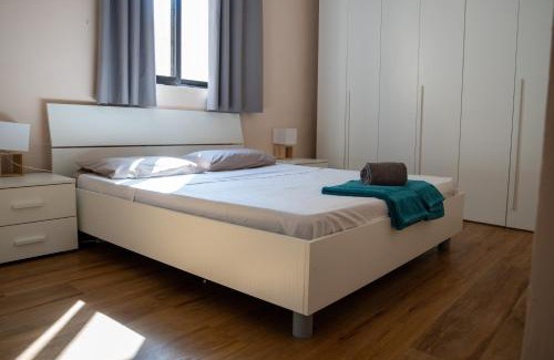Msida Apartamento | Golden Stay - 4BR Stylish Apartment for Group