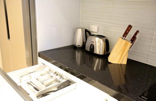 Wigram Apartamento | Golden Sun Apartment -Two bedrooms, Three bedrooms