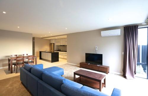 Wigram Apartamento | Golden Sun Apartment -Two bedrooms, Three bedrooms