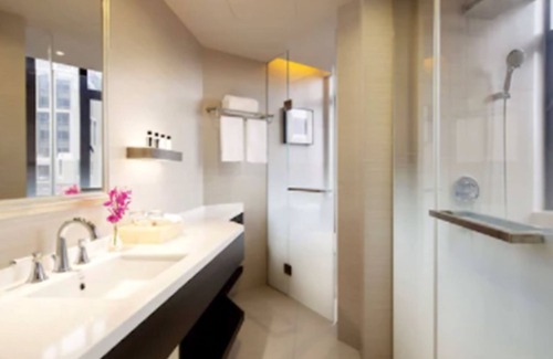 Haining Road Hotel | Golden Tulip New Asia Hotel, The Bund Shanghai