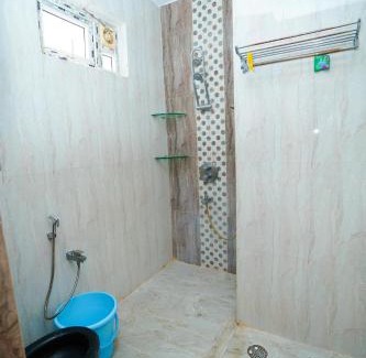 Tirupati Casa | Golden villa A luxury HomeStay - Near To Bhudevi Complex TTD Ticket Counter Alipiri