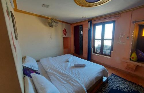 Amar Sagar Pol Hotel | Golden villa
