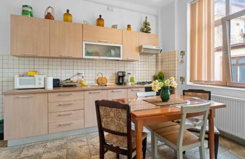 Bucharest City-Centre Apartamento | Golden Villa - in the Heart of Old Town Bucharest