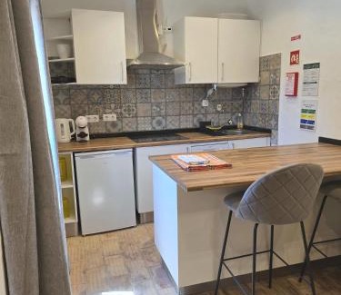 Estombar Apartamento | Golden Village Studio