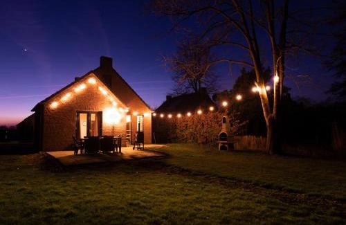 Ewijk Casa | Goldenescape 6P Vip huis met Royale tuin en hottub 110