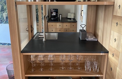 Caldaro Sulla Strada del Vino Apartamento | Goldengel Suite en el corazón de Caldaro con clima y Wi-Fi