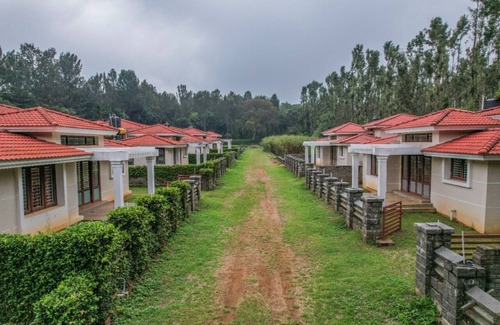 Yercaud Villa | Goldenoaks Resort