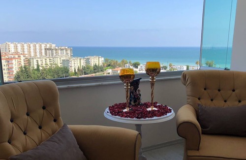 Kargıpınarı Apartamento | GoldenPark King Suites with Balcony & Sea view