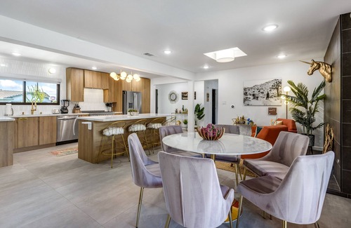 Racquet Club South Casa | GoldFinger - Recently Renovated Palm Springs Luxury