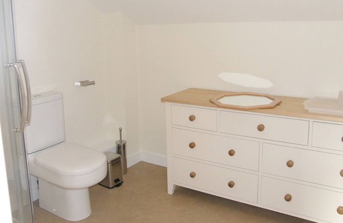 East Tisted Cabaña | Goldridge Holiday Home Newton Valence