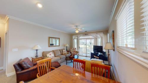 Litchfield by the Sea Casa | Golf and Beach: 2BR Lakeside Villa with Lake Views
