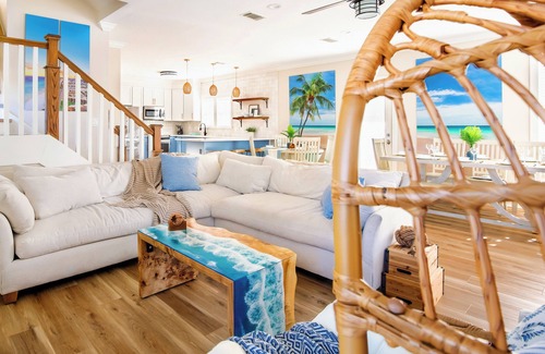 Emerald Waters Village Casa | Golf Cart Included! Pvt Beach Access | Hot tub