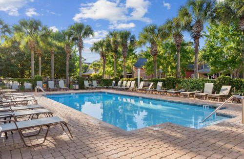 Sandestin Casa | Golf Cart Pool Access Near Baytowne Beach Coral Starfish by AvantStay