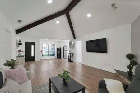 Richardson Casa | Golf Club Poolside Paradise