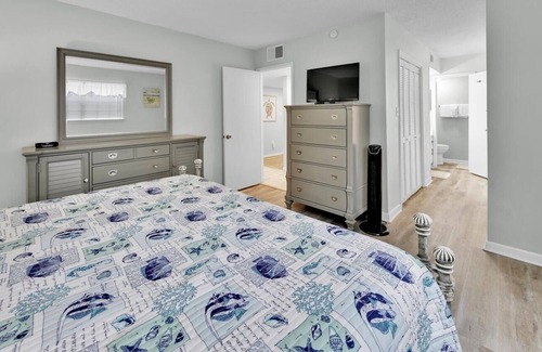 Miramar Beach Cabaña | Golf Course 92b 2 Bedroom Condo by Redawning