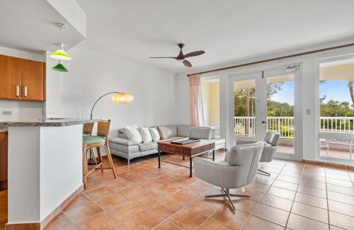 Cabezas Apartamento | Golf Course Access Balcony Infinity Pool