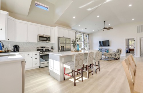 Auburn Apartamento | Golf Course Across Street: Modern Auburn Apartment