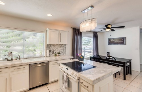 Bellair Casa | Golf Course Condo, Sleeps 9