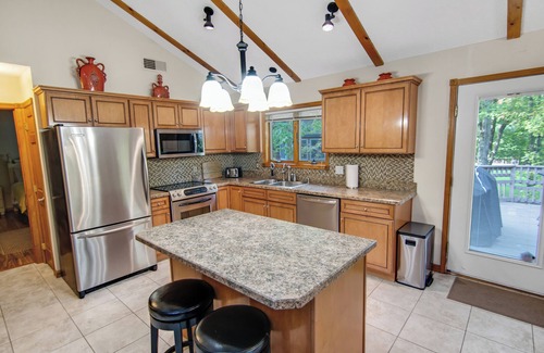 Paupackan Lake Casa | Golf Course Getaway: XL Cabin w/ Hot Tub, Pools, Beaches, Game Room, King Bed