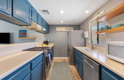 Palm Desert Condominio | Golf Course Views, Newly Updated, Community, Pool, Spa, Tennis
