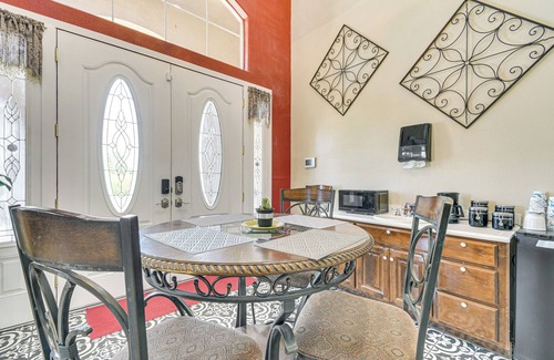 Atwater Apartamento | Golf, Fish & More: Cozy ‘Safari Unit’ in Atwater!