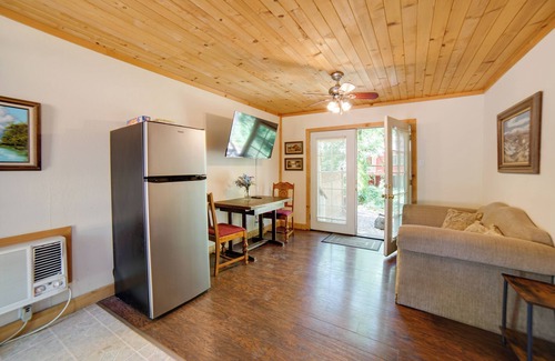 Cobb Cabina | Golf & Hike: Cobb Mountain Cabin in Scenic Forest!