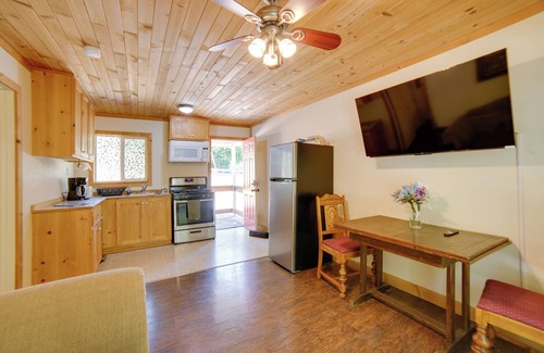 Middletown Cabaña | Golf & Hike: Cobb Mountain Cabin in Scenic Forest!