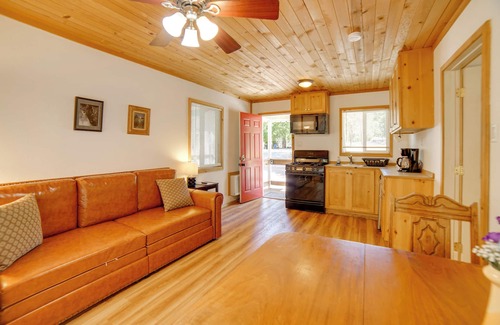 Cobb Cabaña | Golf, Hike, Sip Wine: Cobb Mountain Cabin w/Patio