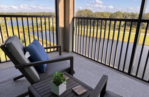 Braden River Condominio | Golf, Pools, Shops in highly Desired Lakewood National Golf Club