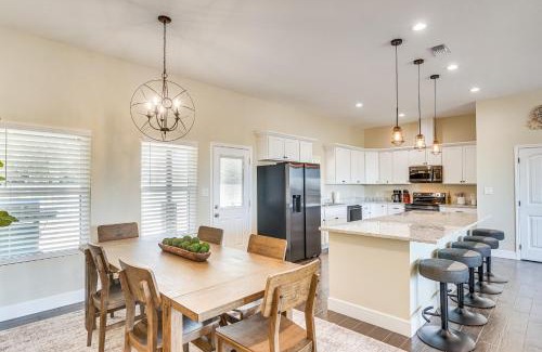 Midland Casa | Golf, Shop and Explore Home 5 Mi to Dtwn Midland!