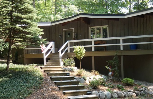 Bellaire Casa | Golf & Ski Retreat; Sleeps 13, Just 5 min to 6 Top Golf Courses
