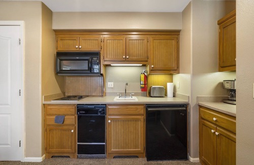Branson West Condominio | Golf Suite in Peaceful, Gated Community close to Silver Dollar City