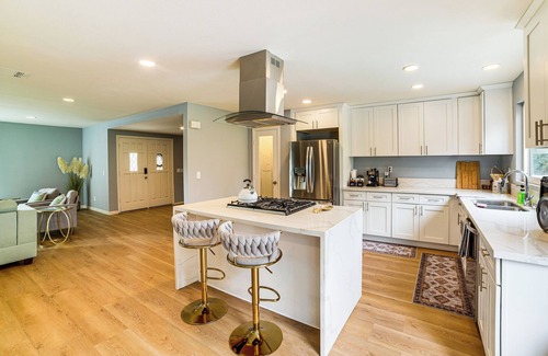 Corona Casa | Golf, Swim, Relax: Family Retreat in Corona!